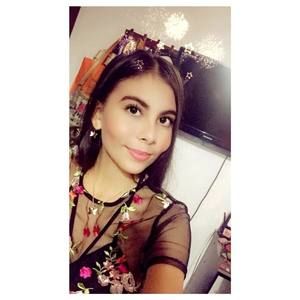 Meet your Posher, Laura